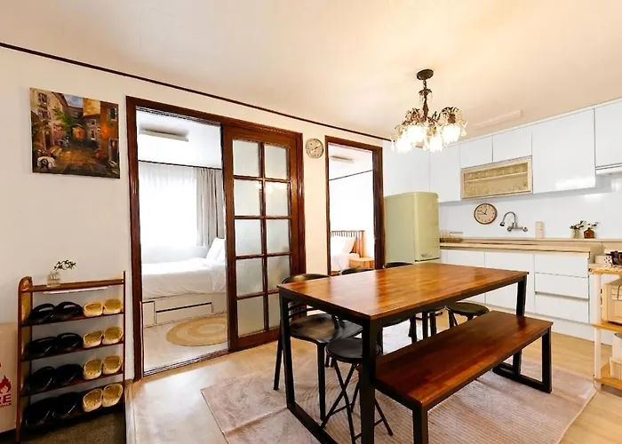 Daon, 7 Mins To Apgujeong Sta, 3 Rooms, Gangnam, Near Plastic Surgery, Easy Access To Hotspots Like Seongsu And Hongdae, Parking Inquiry *